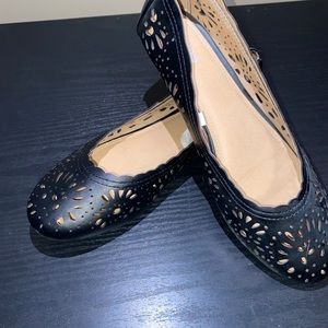 Black Ballet Flats